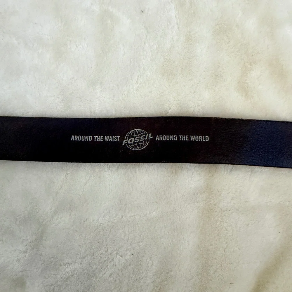 Fossil men brown